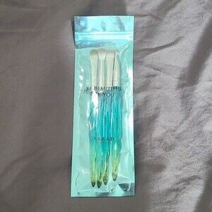 Farah eye brush set (4) nwot faux crystal